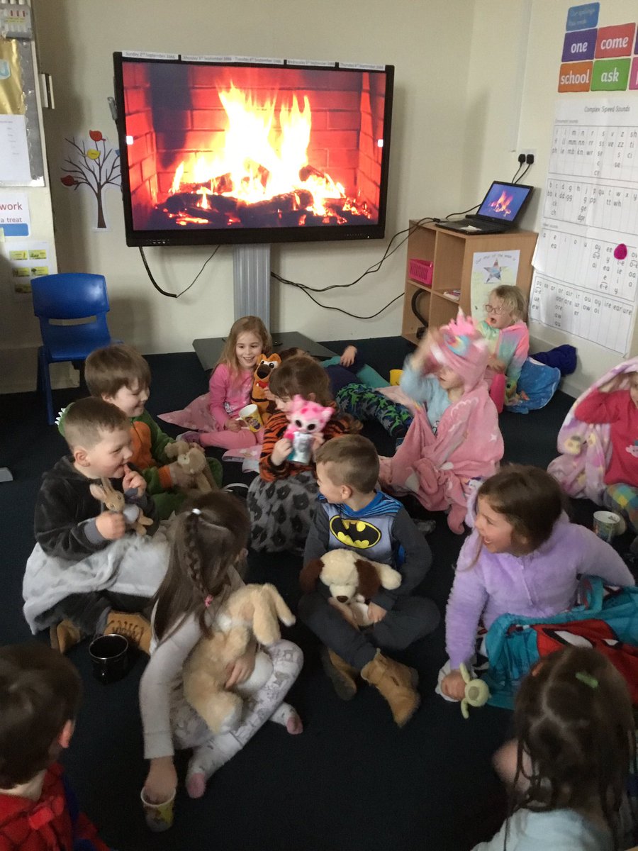 TroonWillow's tweet photo. Snuggle down fun! We have enjoyed listening to lots of stories 📕 https://t.co/Tw4p5tY8Dq