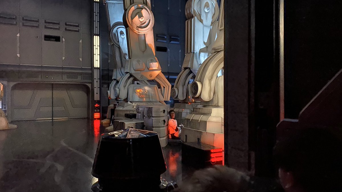 gvolution's tweet image. Absolutely love this ride. Second time at Galaxy’s Edge in 4 days. Managed to get #riseoftheresistance #GalaxysEdge thank you @WaltDisneyCo for this. And thanks to @DisneyFoodBlog for all the tips to get on the ride