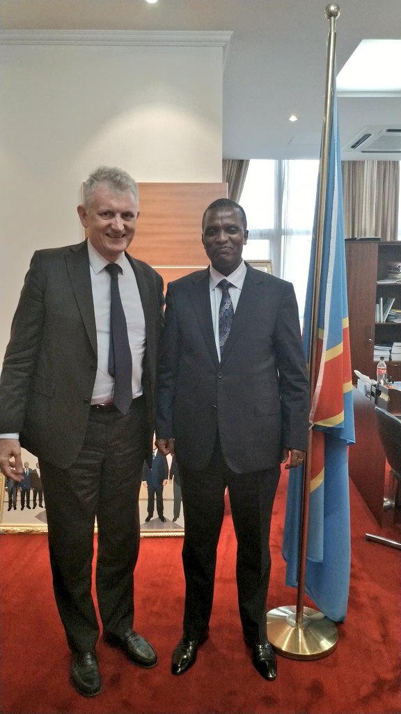 Jmchataigner's tweet photo. Rencontre chaleureuse ce soir avec le Ministre d'État de la décentralisation et réformes institutionnelles #RDC Me. Azarias Ruberwa pour parler perspectives futures coopération au développement #UE et prise en compte des échelons décentralisés (provinces, communes, territoires). https://t.co/XqwZ3F9Mux