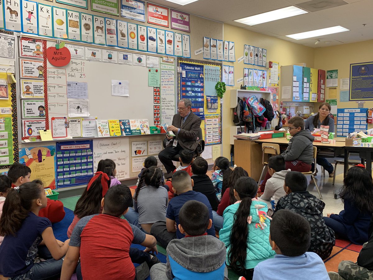 Dr. GeorgeMCKenna reading to our 1st Grade students. 
<a href="/DrGeorgeMcKenna/">George McKenna</a>