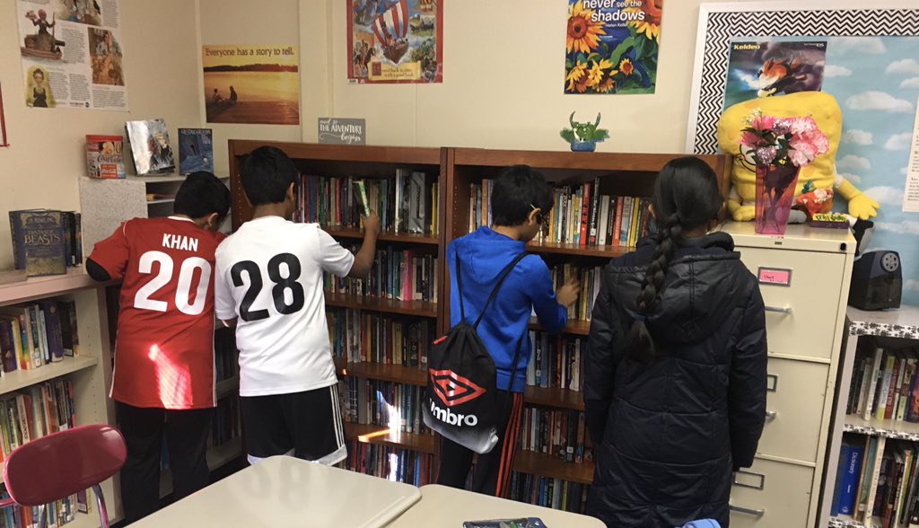 CathyReilly2LA's tweet photo. Not your average test prep. Bringing our A-game to on-demand reading, writing, and talking. Thank you Mr. Eddie! @estrangcamby #wwprsd @DrCarterCMS https://t.co/eqOgkAt8Wd