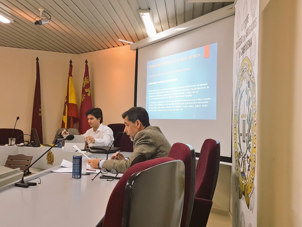 epjct's tweet photo. Continuamos conD. José Manuel Marcos Alises, Fiscal de Cartagena especialista en Delitos de Trata de Seres Humanos que nos habla del "Secreto de las actuaciones, testigos protegidos, Autos de entrada y registro u clausura de locales" https://t.co/7kwlcZ5TYh