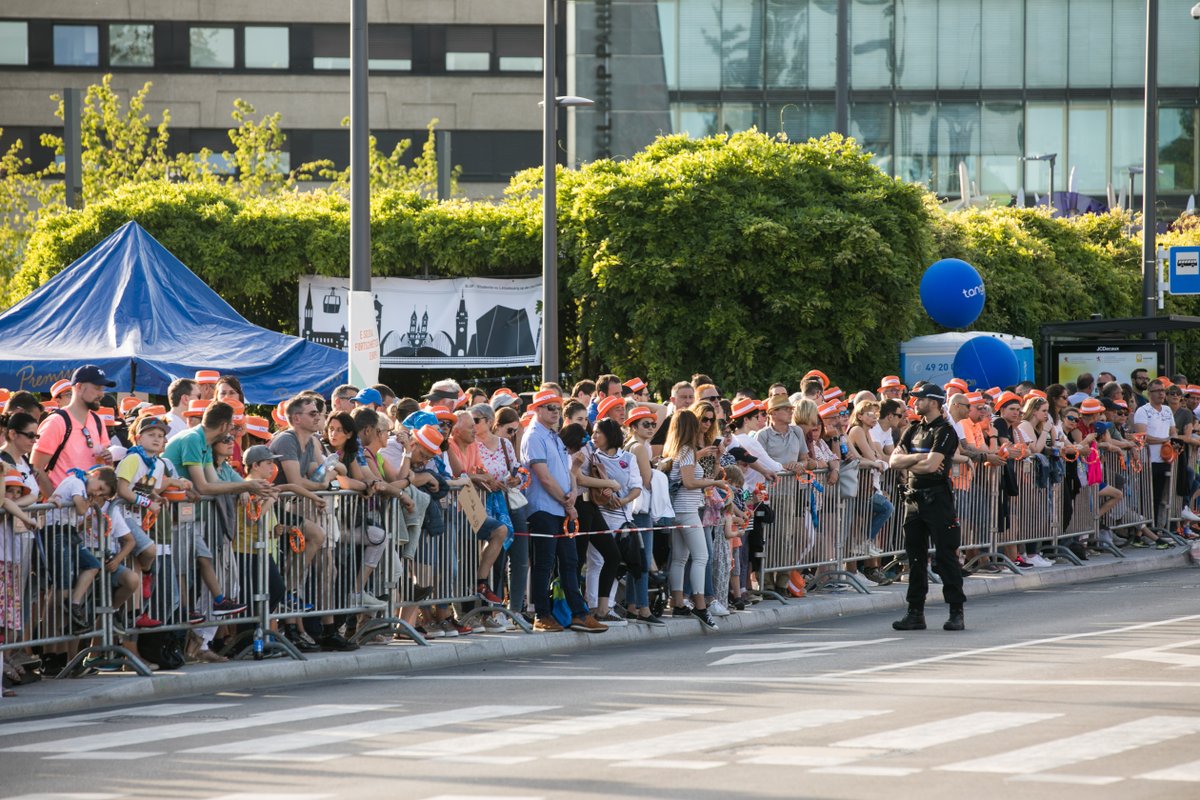 virgule_lu's tweet photo. Pour l'heure, il n'est pas question d'annulation ou de report de compétitions au #Luxembourg
https://t.co/11QBrCQbOe
#coronavirus #sports @FLBBlux  @flf_lu #santé #virus #ingmarathon https://t.co/hcEH3d0Xj8