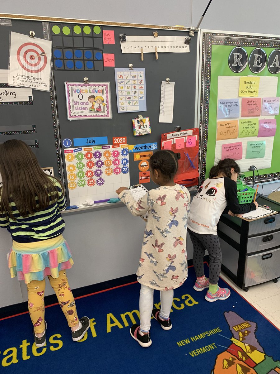 MrsMancl's tweet photo. Wacky Wednesday! 😜 Mrs. Mancl’s class records the wacky things that happened to our classroom today! #DrSeussDay #WackyWednesday https://t.co/A48I6H5b6F