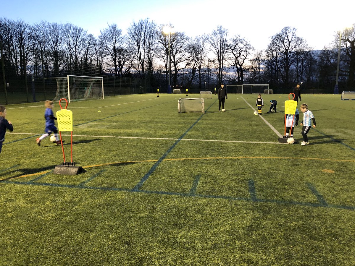 DavidG_Box's tweet photo. Few pictures from our Monday academy at South Queensferry and our Tuesday academy at Stirling Uni ⚽️ Great sessions on two cold nights! #boxsoccer #academy https://t.co/6jAzYqPTkQ