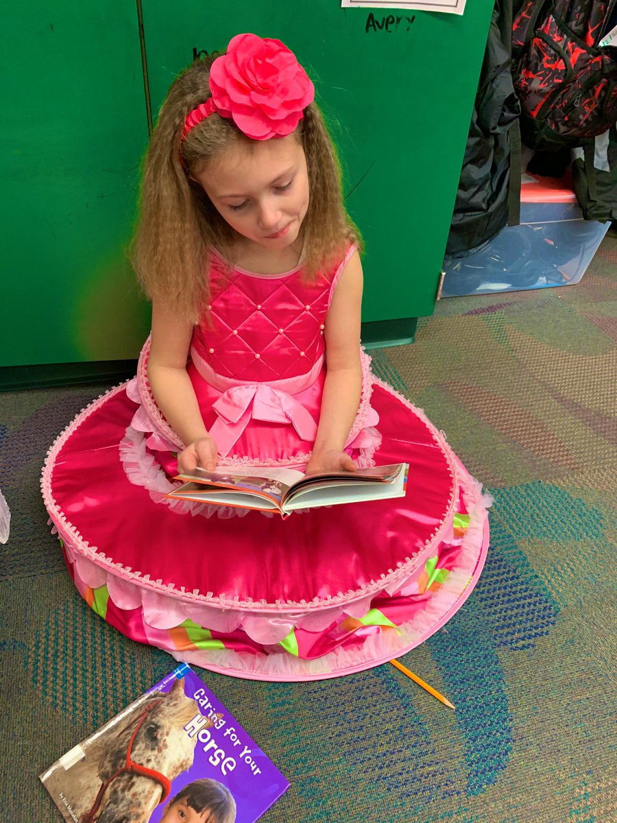 KolbClass's tweet image. Dress as your favorite character for reading week! #somuchfun