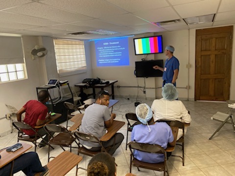 BoxLineBox's tweet photo. In the classroom this morning @ Hospital Bienfaisance de Pignon. Dr. Paul Severson &amp; Dr. Andrew Van Osdol giving case lectures to a packed classroom of surgeons &amp; students. We love helping the doctors connect to share their abundant knowledge &amp; teach new techniques. #boxlinebox https://t.co/5jKcdkrGK2