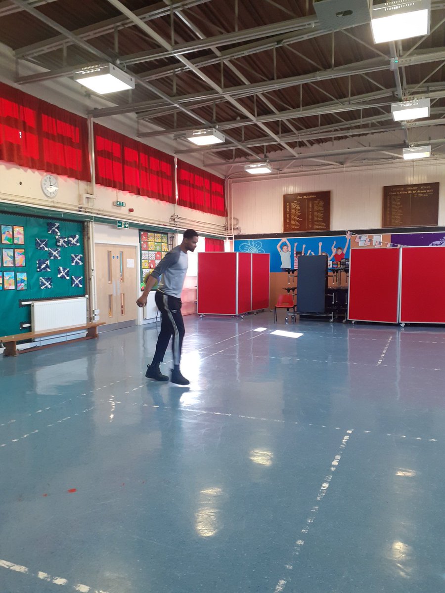 rrsalawmuirps's tweet photo. Well done Room 10 pupils! Today learning great basketball skills and healthy choices. Linked to UNCRC Articles 31 and 24.@LawmuirPS @missmmccrindle @Jump2it_SSF @stevenkidd https://t.co/XxBK2anip5