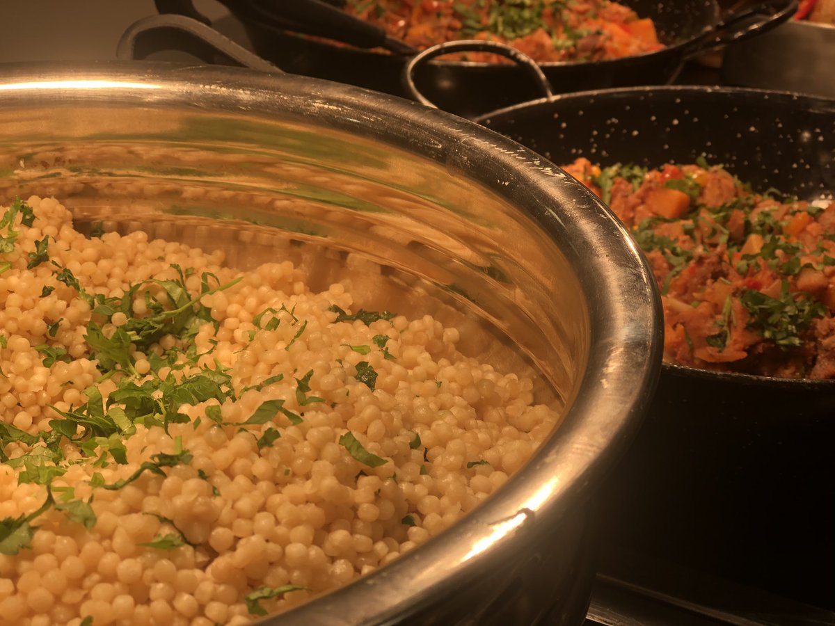 StSwithunsFood's tweet photo. Supper time @StSwithunsLetts @ChartwellsInd @juliebibby7 @Gavin_Bartolo @StSwithunsGirls https://t.co/VRt0y1rEOv