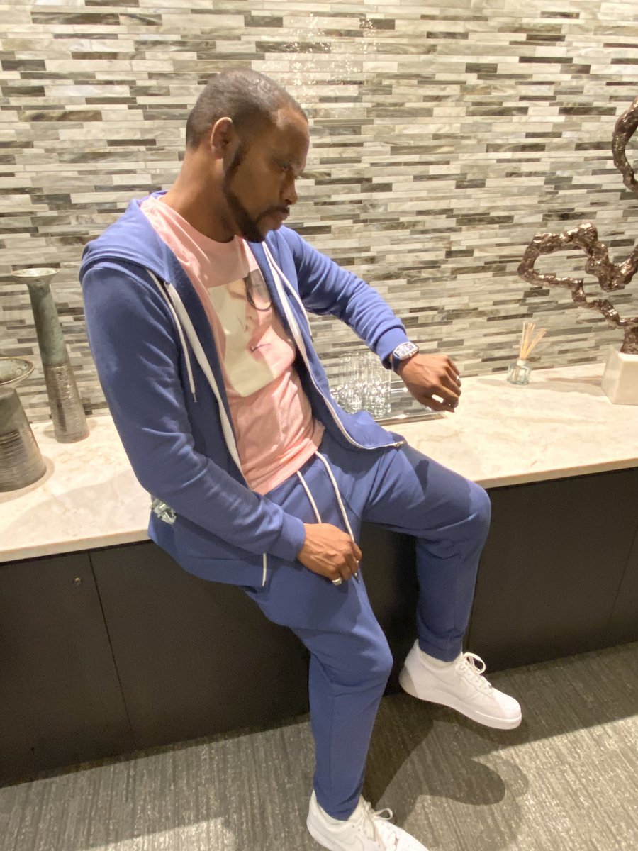niteballer's tweet photo. It’s about time to spread some love‼️❤️🥂 https://t.co/DTqwSi8kiE