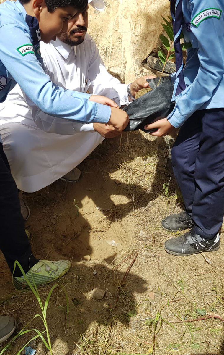 Safaifa1's tweet photo. ♻النظافة من الإيمان حماية للإنسان وتنمية للمجتمع.
امتدادا لتفعيل المشروع الوطني الكشفي لنظافة البيئة وحمايتها بالوحدات الكشفية بالمدارس.
نفذت كشافة العدوين الابتدائية وكشافة ذراع منفة مشروعهما البيئي في مجتمعهما المدرسي.
@sabyaedu 
@fifaedu1431 
@SabyaScouts https://t.co/sJgZh0svaT