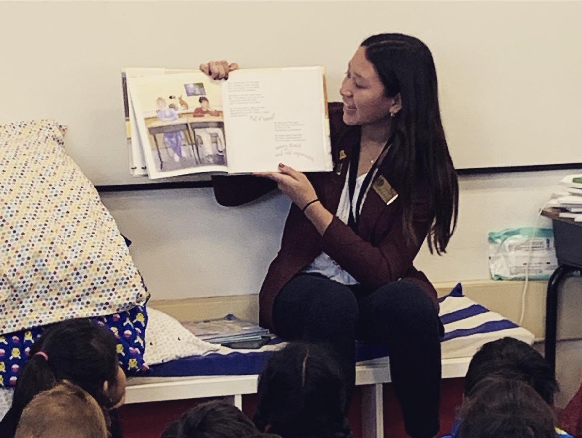 mmcgrath31's tweet photo. Guest readers from AHS Senior Men and Women’s Club visited Hugo Reid today. Thanks @litteacher75 for helping @kimg1004  and I organize today’s activities. #hugoreid #back2elementarydays #readacrossamerica📚@ArcadiaUnified https://t.co/06SBbffeSc