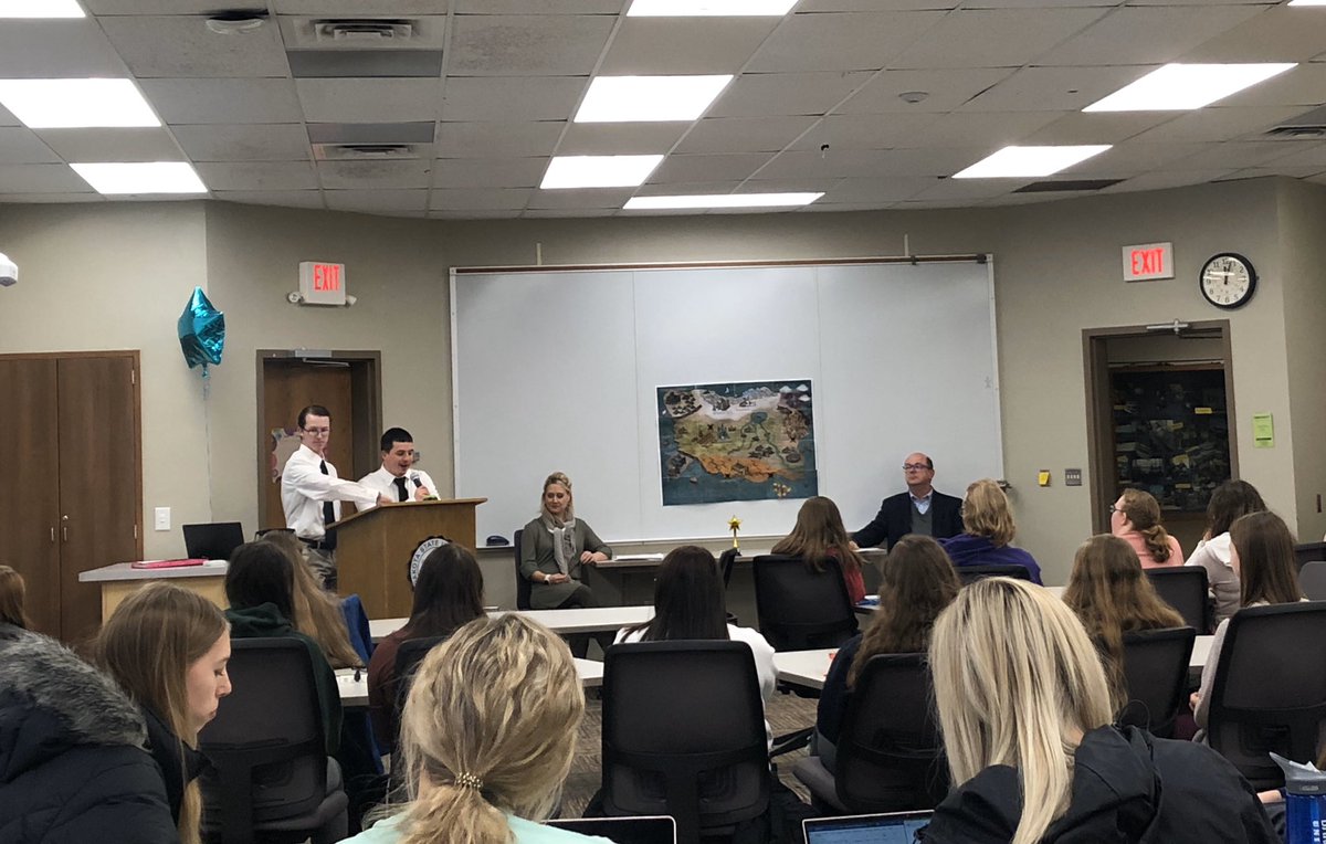 Full house for the great debate. Standards-based grading vs traditional grading. <a href="/NoahSalmen/">Noah Salmen</a> @mikegarry10 <a href="/DSUteach/">DSU College of ED</a>