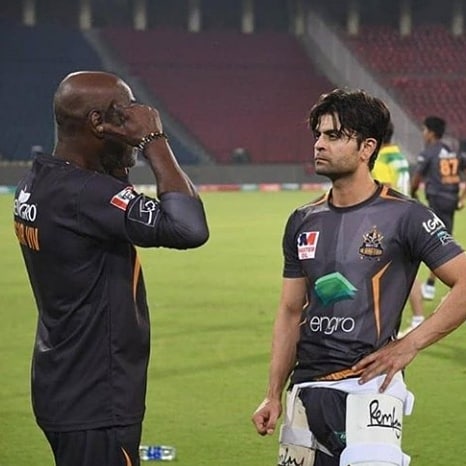 iamamberahmad's tweet photo. AHMAD SHAHZAD WITH SIR VIV RICHARD #MrHandsome #HandsomeAhmad #DashingHero #charming #champ #cutest #TalentedBatsman #Hardworker #superfit #StarCricketer #Staropener #BestFielder #Zaid #PrinceAhmad #AHMADSHAHZAD #Purpleforce #QuettaGladiator #hblpslv #Tayyarhain #jeetkijung https://t.co/0i3Tm5osqr