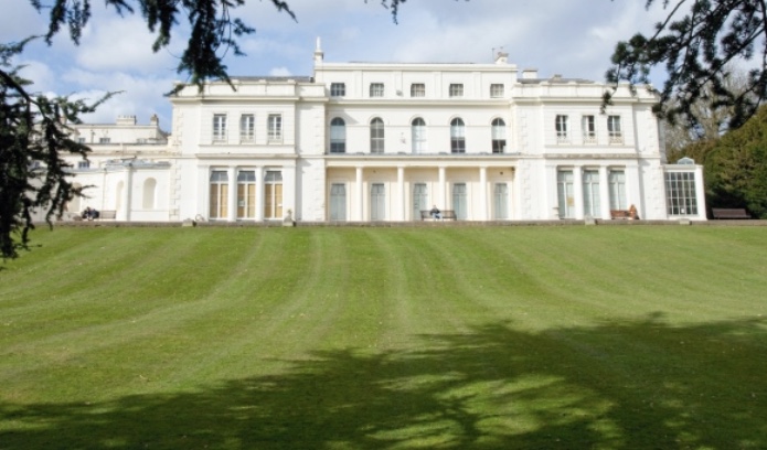 What does everyone look for when looking for a wedding venue? 
<a href="/Gunnersbury1/">Gunnersbury Park & Museum</a> not only has beautiful interior but a amazing outdoor space! 
#EventsproUk #weddings #venues #beautiful