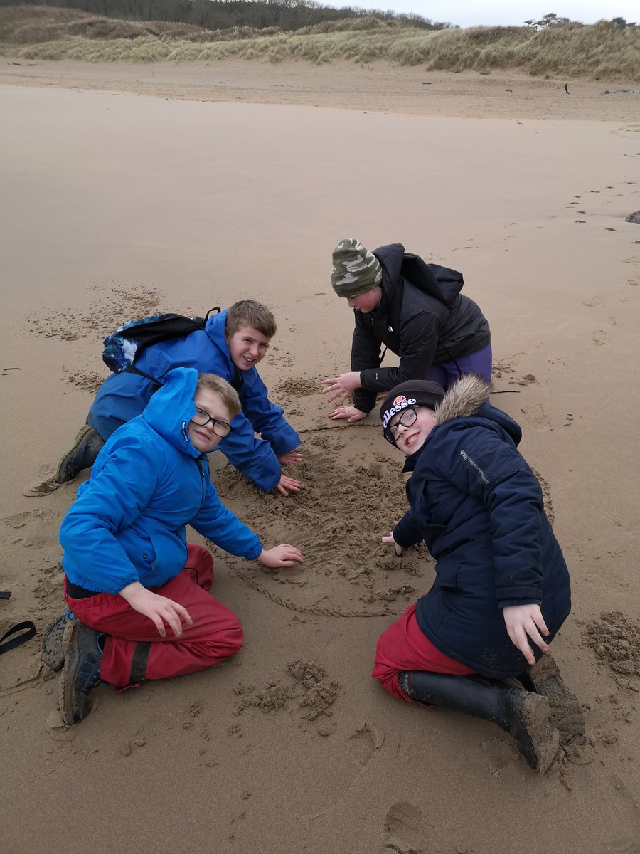 gladstonebarry's tweet photo. Sea stars have had a wonderful day! We are exhausted π #Seastars #Stackpole2020 #adventure https://t.co/Ozczpg5kpt