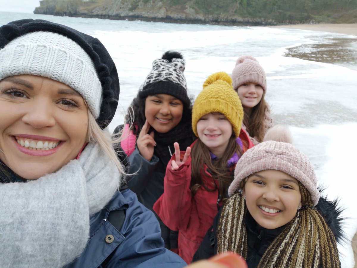 gladstonebarry's tweet photo. Sea stars have had a wonderful day! We are exhausted π #Seastars #Stackpole2020 #adventure https://t.co/Ozczpg5kpt