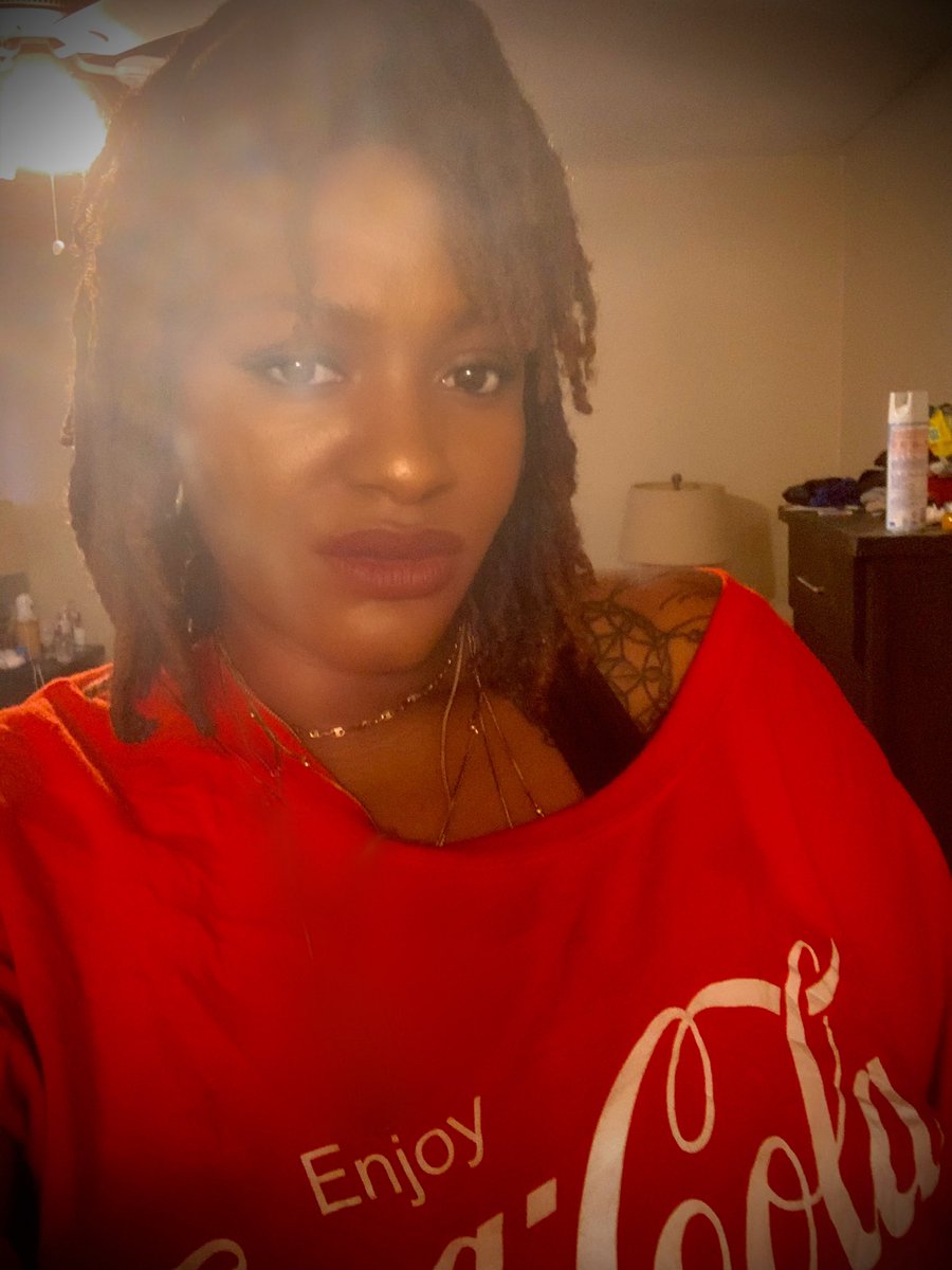 Thesinofmen's tweet photo. The light is shinning bright just like the future of African people🌟 #weirdlighting # https://t.co/jDtzmOq1vd
