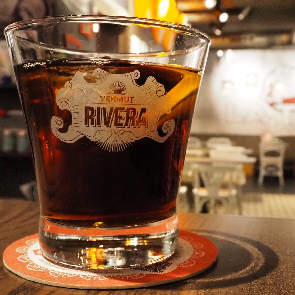 LaTitaRivera's tweet photo. En #LaTitaRivera cualquier hora es buena para tomarse un #VermutRivera. ¿Te vienes?
.
.
.
#Madrid #afterwork #elpatiodelatita #terrazas #otoño #cerveza #cerveceros #vino #RibeiraSacra #PontedaBoga #chueca #madridfood #madridmola #madridlovers https://t.co/qePlnaFzxr