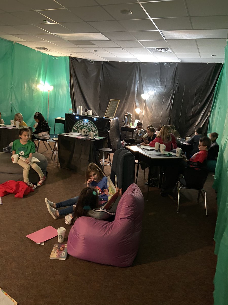 SashaLBeavers's tweet photo. Checkout this room transformation @WCEWolverines in @EMSISD! These 3rd graders chilled in Starbooks while drinking hot chocolate and reading their own poetry on the “stage.” #EMSproud
#theEMSdifference #WeAreWCES https://t.co/I7N8UfQWcF