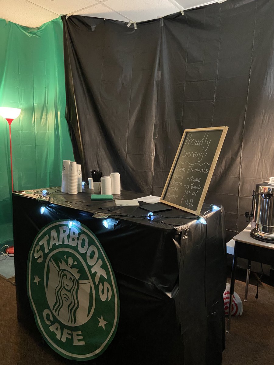 SashaLBeavers's tweet photo. Checkout this room transformation @WCEWolverines in @EMSISD! These 3rd graders chilled in Starbooks while drinking hot chocolate and reading their own poetry on the “stage.” #EMSproud
#theEMSdifference #WeAreWCES https://t.co/I7N8UfQWcF