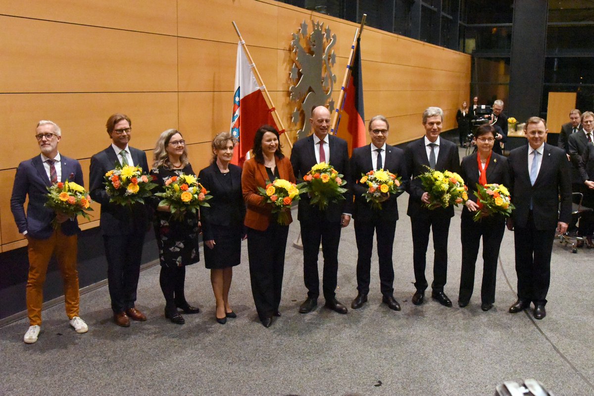 Die Übergangs-#Regierung ist soeben vereidigt worden. Der <a href="/ThuerLandtag/">Thüringer Landtag</a> ist ab sofort wieder handlungsfähig und ab morgen kann im #PlenumTh wieder konstruktiv gearbeitet werden. Außerdem: Der #Stabilitätsmechanismus mit der <a href="/cdu_fraktion_th/">CDU-Fraktion im Thüringer Landtag</a> gegen Rechts steht! #noafd <a href="/bodoramelow/">Bodo Ramelow</a>
