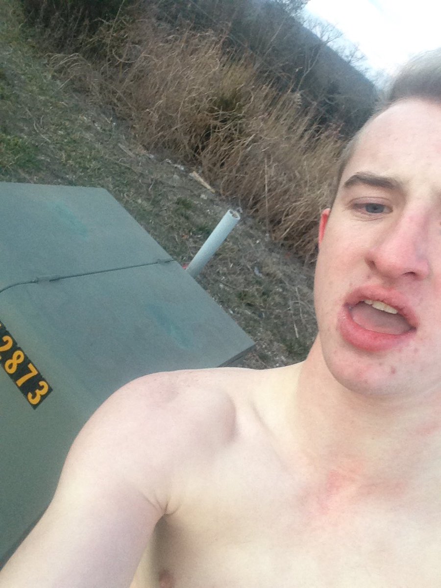 twelcher15's tweet photo. Ended up running about a block and a half while the frozen grass pierced my feet and passed by a mini van en route to the electrical box that was my end destination

Friends weren’t about to run all the way there with me so I had to take a selfie with it to prove I made it https://t.co/BeL1lrMVoN