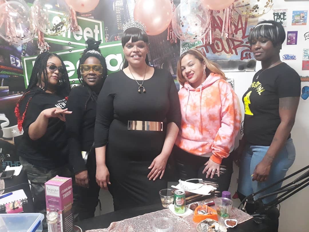 IF YOU MISSED LAST NIGHT'S EPISODE OF THE HOUSE OF HIP HOP ON @S_STREET_MEDIA WITH HOST @SPICYSUGAR718 CLICK THE LINK IN OUR BIO TO WATCH RIGHT NOW!!!! HER GUEST WAS <a href="/durgaveli/">Durgaveli</a> @ajlee_x9 @djdestinyladymaestro @drodrinks_ladies-- #SSTREETMEDIA