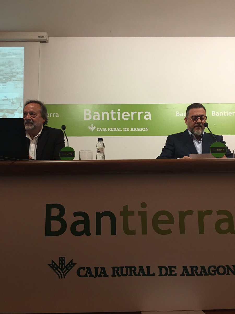 HuescaSuena's tweet photo. Arranca la Jornada de Presentación de los trabajos y propuestas de los Grupos de Participación de la Plataforma

@raul_eboca vicepresidente inicia la Presentación, dando la “campanada” 

Pedro Camarero, presidente continúa agradeciendo la aportación de los partícipes. https://t.co/1DbrUGfCqb