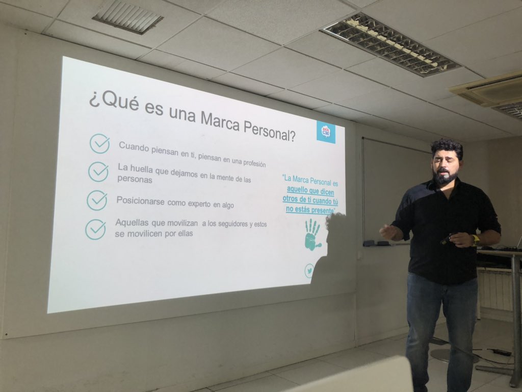 isargu's tweet photo. Hoy profundizamos very #deep 🐳en la #marcapersonal @deepytal con @cinacio06 “la marca personal es lo que otros dicen de ti cuando tú no estás presente” 🔝#equipo166 #AulaCM #CLASE13 https://t.co/FkBHigzShn