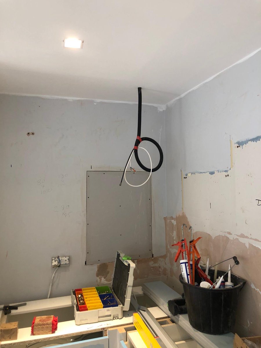 AscentAV's tweet photo. When you plan it properly and it all goes right, there’s no job more satisfying #liveinstall #ceilingmount https://t.co/4hFAB5t5yk