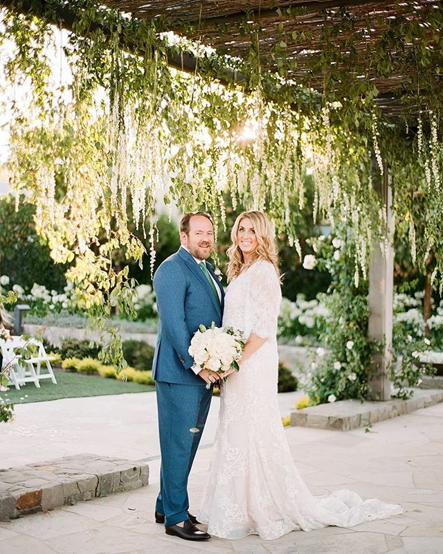When the lighting is perfect and so are your newlyweds ✨ ​
​(Planner/Designer: <a href="/lrelyeaevents/">L'Relyea Events</a> | Venue + Catering: <a href="/carnerosresort/">Carneros Resort</a> | Photography: <a href="/mikelarson/">Michael Larson</a> | Florals: @valleyflora | Rentals: @encoreeventsrentals | Bride's Attire: @marchesabridal <a href="/ji/">James Ide</a>… ift.tt/2IwaPXv