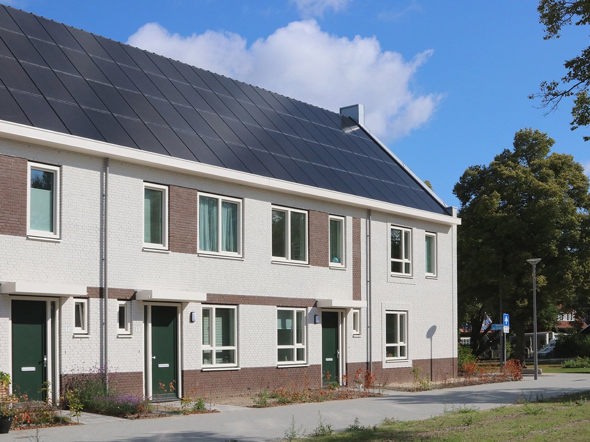 KuiperComp's tweet image. Zeer trots zijn wij met de nominatie van ons project “Het Verborgen Geheim” in Heijplaat als één van de zeven beste energiezuinige nieuwbouwprojecten. 
bit.ly/38iS3gp
#Heijplaat #energiezuinig #nieuwbouwprojecten