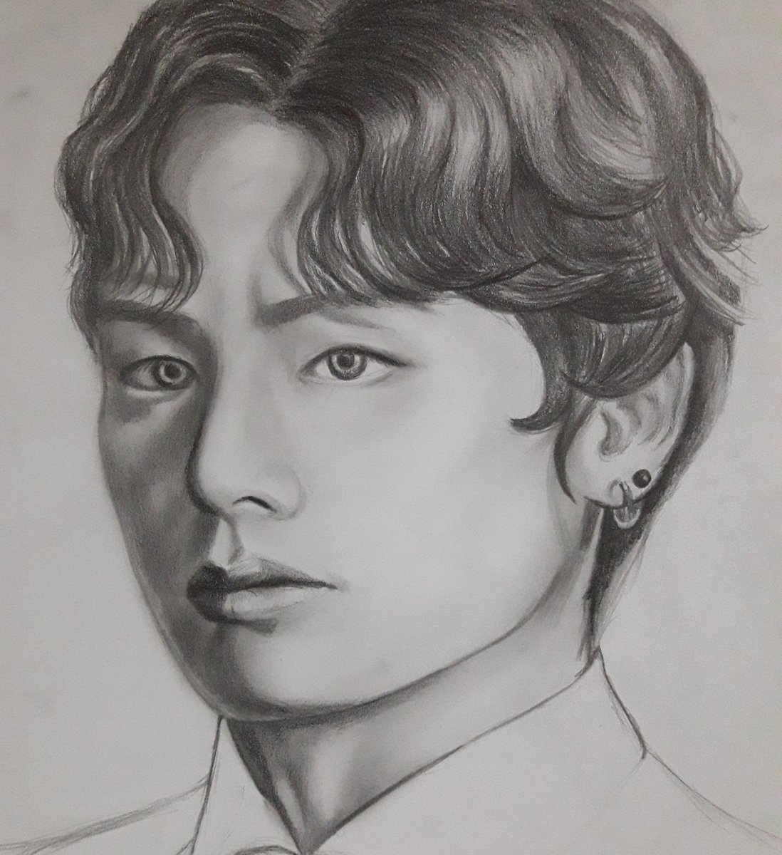 bubbly_charms's tweet photo. I totally forgot to upload my finished vintage Taehyung fan art cos of the #BlackSwan MV π
#BTSART #FANART @BTS_twt https://t.co/lSNsXlw7wr