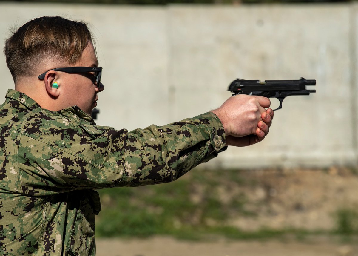 SDLPD22's tweet photo. #USSSanDiego Security Reaction Force-Basic Weapons Qualification Course.

#USNavy #LPD22 #StayClassy #SanDiego #USNavySecurity #USN https://t.co/uCiY3glmhq