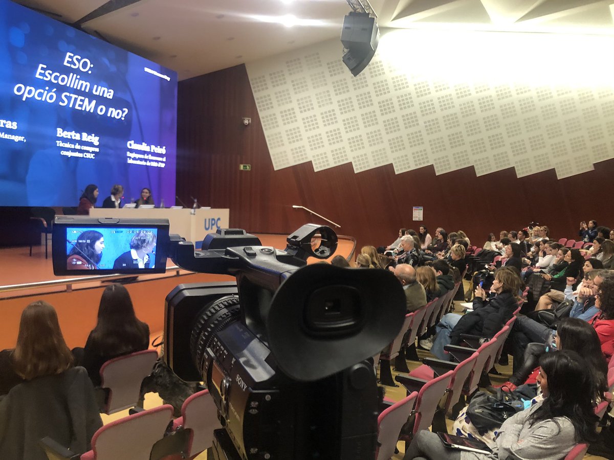 maria_freiria's tweet photo. 🧠Al #StemWomenDay que impulsem des de @StemwomenEurope amb la col•laboració de @la_UPC i #marques compromeses amb el #TalentStem Celebrem el #8M amb la meta d’aconseguir més dones i nenes a les carreres #Stem farem xarxa #Universitat #Empreses #Institucions i #Famílies ..;) 🌟 https://t.co/T7yt2XsoqV