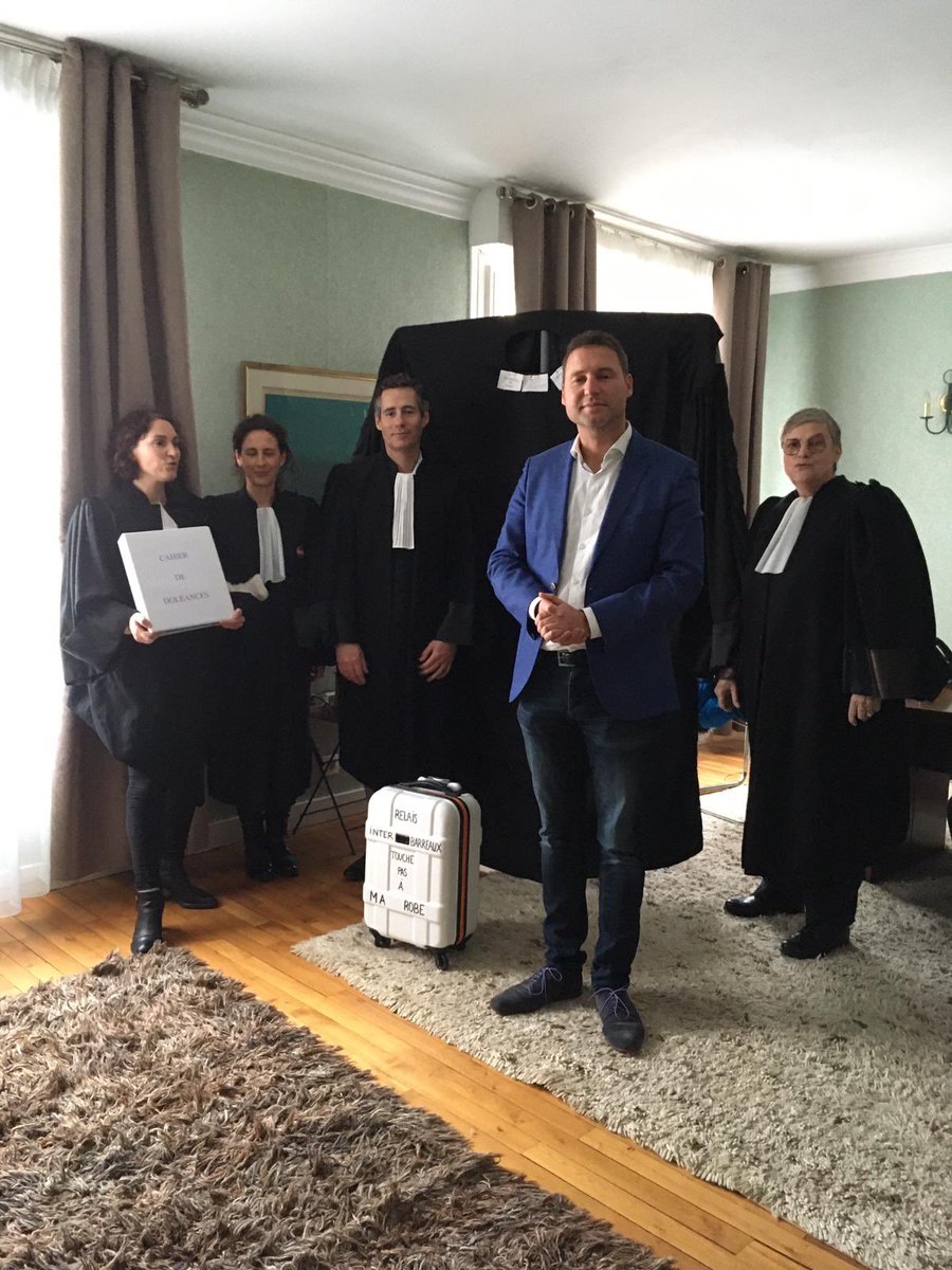 Relais Inter-Barreaux TOUCHE PAS A MA ROBE tweet media