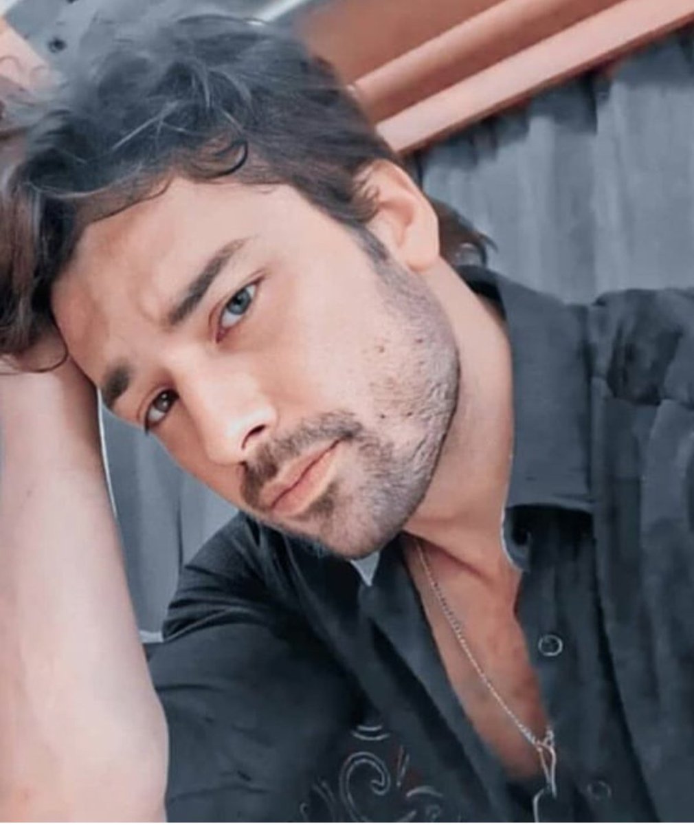 LiliMaLe55's tweet photo. @AdbaTv #Alpnavruz #Serhat #SumSer #Zumruduanka https://t.co/186T68aBex