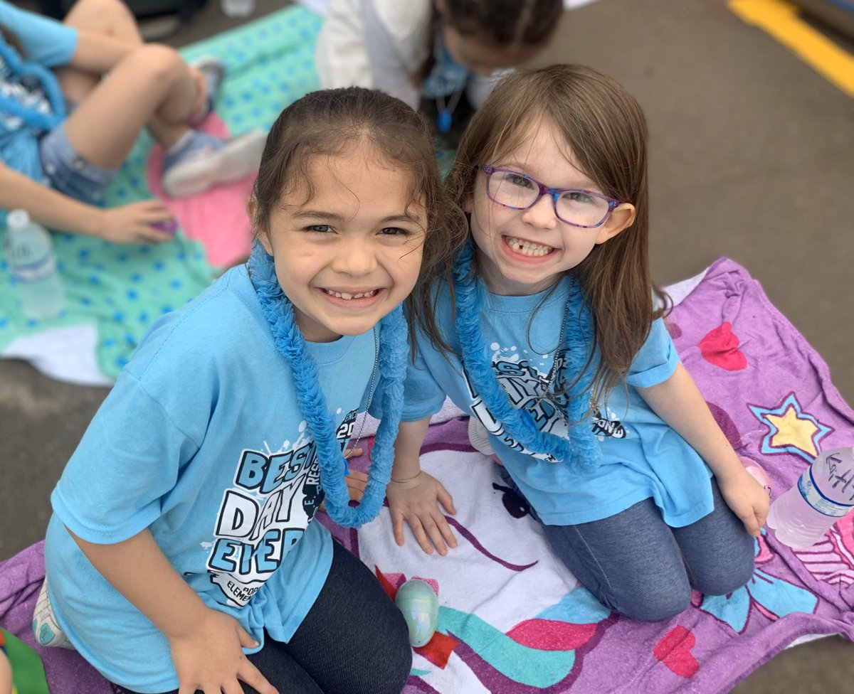 MrsBarcus's tweet photo. So many happy friendships🤩🥰 https://t.co/N7uLST3GBo