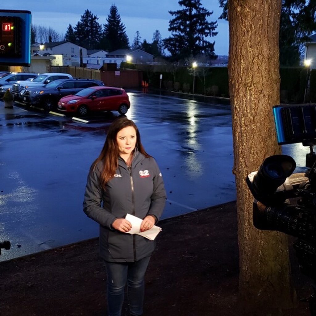 JadeElliottTV's tweet photo. BUSY MORNING: 27 LIVE hits from Kirkland, WA. One every 10 minutes for a different station across the country from DC to Fresno and everywhere in between including my @KUTV2News fam. #2NewsAM #KomoNews #CoronavirusCoverage #RovingReporter #DoinItLive #coronaviruswashington https://t.co/dLpuMmw1He