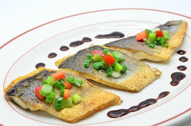 yangsingcathay's tweet photo. Pan Fried Sea Bass 😋👌 ⁣

#fish #panfried #seabass #panfriedseabass #yangsingcathay #traffordcentre #manchester #restaurants #restaurantvibes #wednesdayevening #seabassfillet #fishlover #perfectlyplated #trafford #eatlocal  #shoppingcentre #northwest #… https://t.co/q1az1mJo1i https://t.co/7KNk9JeHjZ