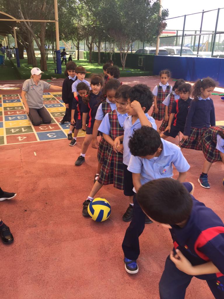 AIS_Sport's tweet photo. We threw the challenge out to the @AIS_GradePrep with a few games of tunnel ball for #HPEWeek 🏃🏽♂️🏃🏽♀️🏐 #GetActive #GetHealthy @AISsharjah @achperqld https://t.co/wRHdC8xVWD