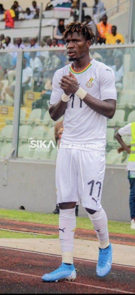 GhanaianPlayers's tweet photo. 2⃣  HABIB MOHAMMED @HabibMo17 
 ▪︎Centre Back
 ▪︎Asante Kotoko
 ▪︎22 yrs 
 ▪︎ 7 games played 

#TwitterVGMA
#PureDrive
#HuaweiNova5T 
#AskEdem 
#AnlogaJuction 
#Covid_19 
#toiletpapercrisis 
#Vday 
#COVID19india https://t.co/krH1CWS0uw