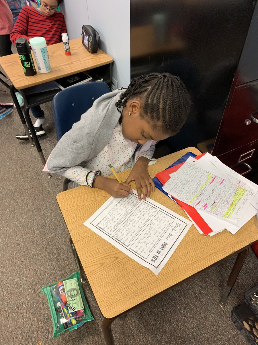 TeacherMidkiff's tweet photo. You ever have one of those teaching moments where you look around and you are just so proud? #happenedtoday #proudteacher #somuchwriting #deepthoughtsonliterature https://t.co/SbnpKe7egM