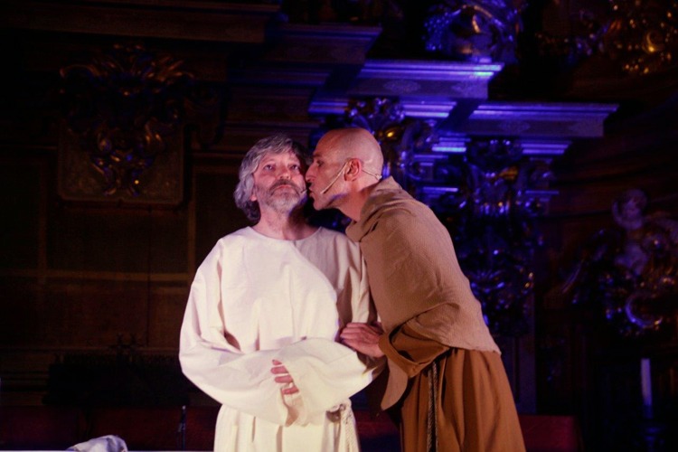 "LA PASIÓN SEGÚN LOS EVANGELIOS"
A cargo de la Compañía Siglo XIII Teatro
Sábado 21 de marzo a las 19 horas - Iglesia de San Cipriano
Organizan: <a href="/JuntaProSSZamor/">Semana Santa Zamora</a> , <a href="/cajaruralzamora/">cajaruralzamora</a>  y <a href="/diocesiszamora/">Diócesis de Zamora (SP)</a> 
Entradas: 5€ en Museo SS, a beneficio de <a href="/caritas_zamora/">Cáritas Diocesana de Zamora</a>