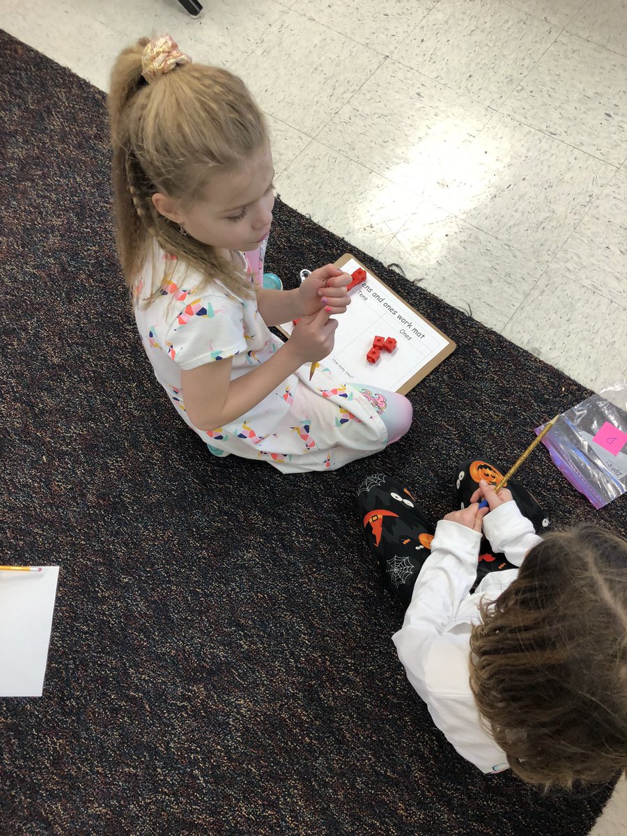 MsStolzMustangs's tweet photo. Mystery Bags! Figuring out the mystery number using place value. @MeadowlandElem @MustangPurdy @AP_Quigley https://t.co/IZ3nH9ctyd