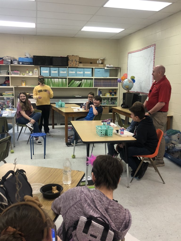 rmcmahon_'s tweet photo. Thanks @stephen4172  for talking to our MS FCA kids. They loved the activity. We need to make sure we are following and Trusting God even when times get tough. https://t.co/PTkEBxG6jP