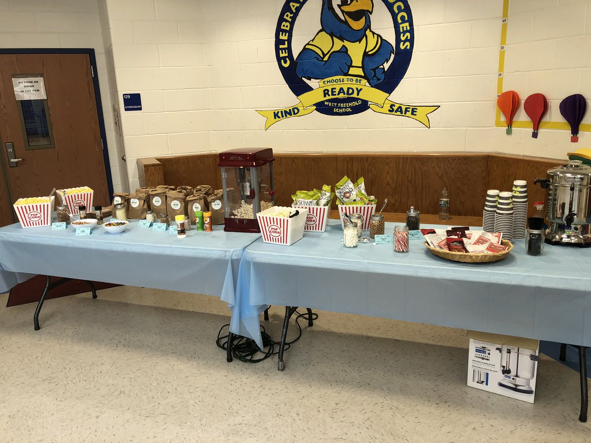bonaventuraWFS's tweet photo. Kicking off @wfswellness day!!! #GratitudeGraffitiWall #PopcornBar #HotChocolateBar #ColoringStation πβοΈπΏπ @wfschool https://t.co/6cZOCrsTO0