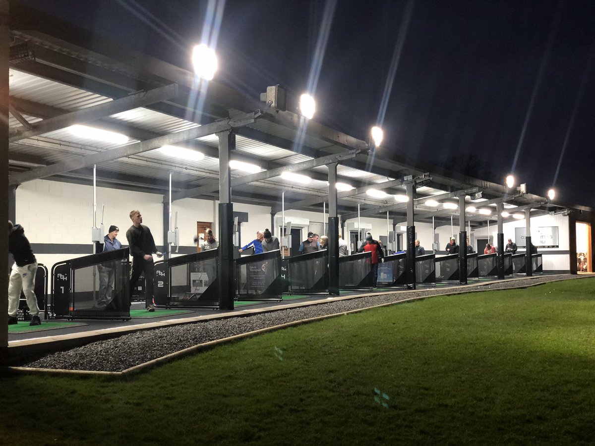PenrithGolfHub's tweet photo. Every bay full this evening with golfers loving the new @toptracer systems, brand new mats, brand new @srixoneurope balls & a friendly atmosphere 🙌
•
#PGH #toptracer #drivingrange #penrith #cumbria #cumbrialife #golfbug #golffever https://t.co/0Z1lvbYwtt