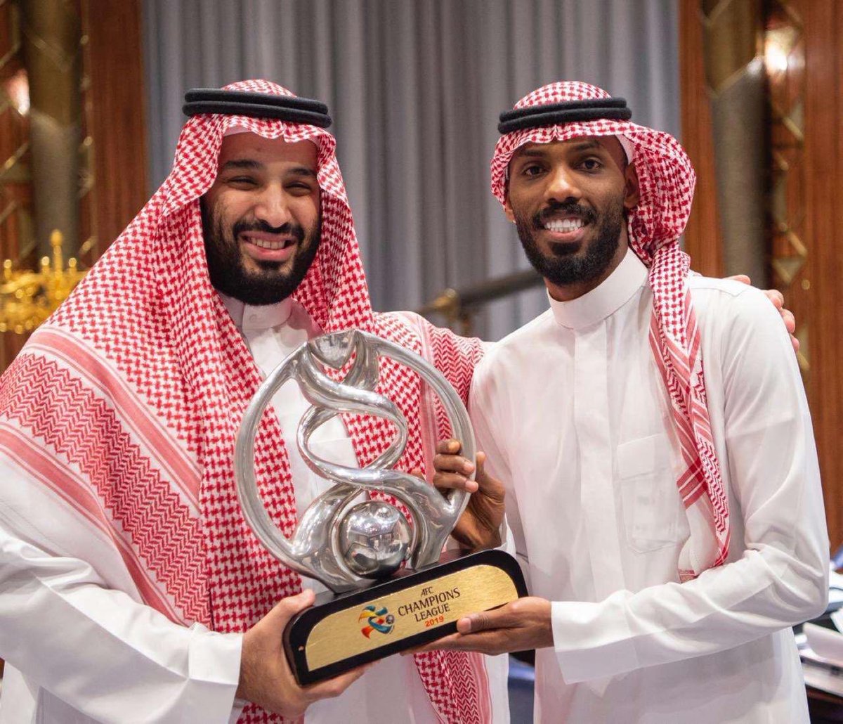 dn1444's tweet photo. #دباس_حاس_بعض_الناس   

رئيس فخر الخرج يستاهل من ينتصر له من الاعلام الاصفر المقرف  ههههههههههههههههههههههههههههههههههههه https://t.co/ROLU3UU1aC